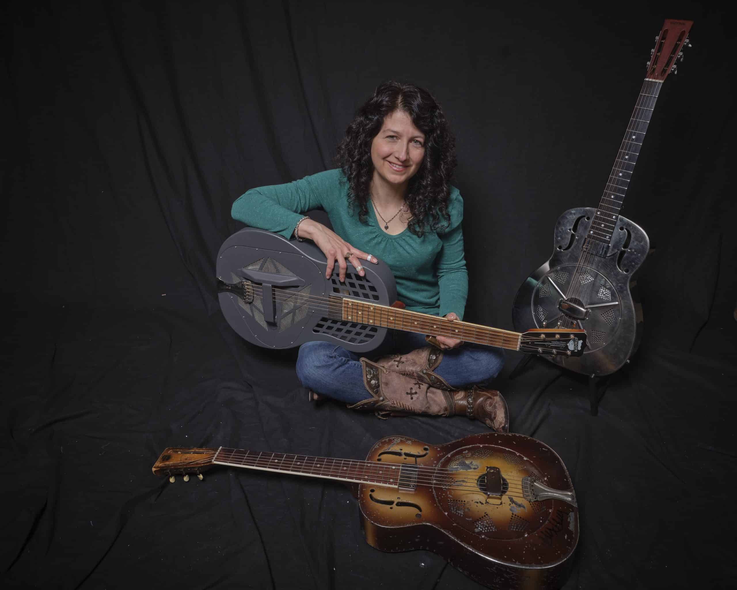 WFMT's Folkstage – Donna Herula, Blues Musician